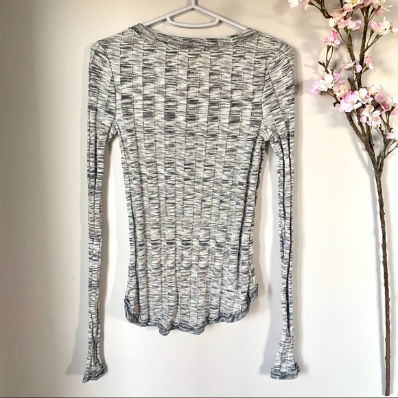 ⭐️2/$25 UO / SILENCE & NOISE / LONG SLEEVE KNIT - Picture 3 of 3